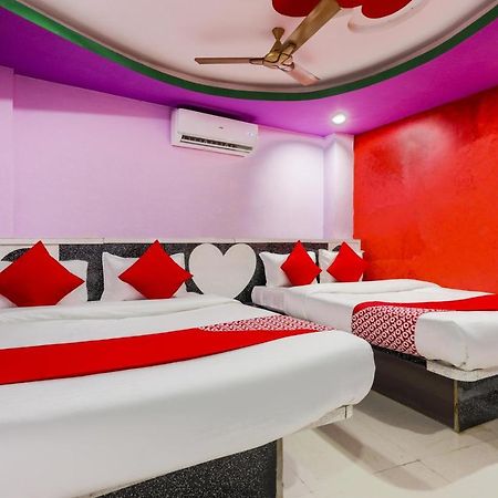 Oyo 45752 Hotel Sb Palace Godarpura Ngoại thất bức ảnh