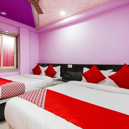 Oyo 45752 Hotel Sb Palace Godarpura Ngoại thất bức ảnh