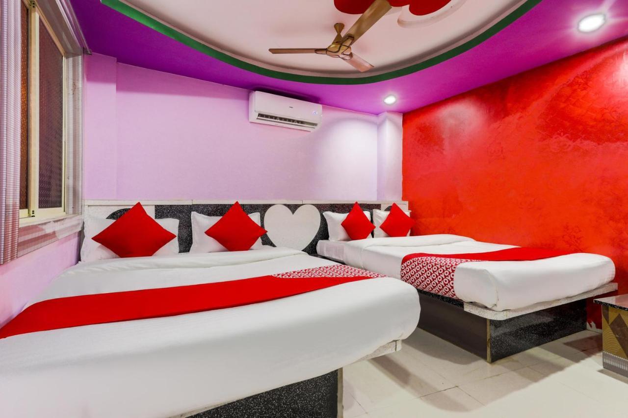 Oyo 45752 Hotel Sb Palace Godarpura Ngoại thất bức ảnh