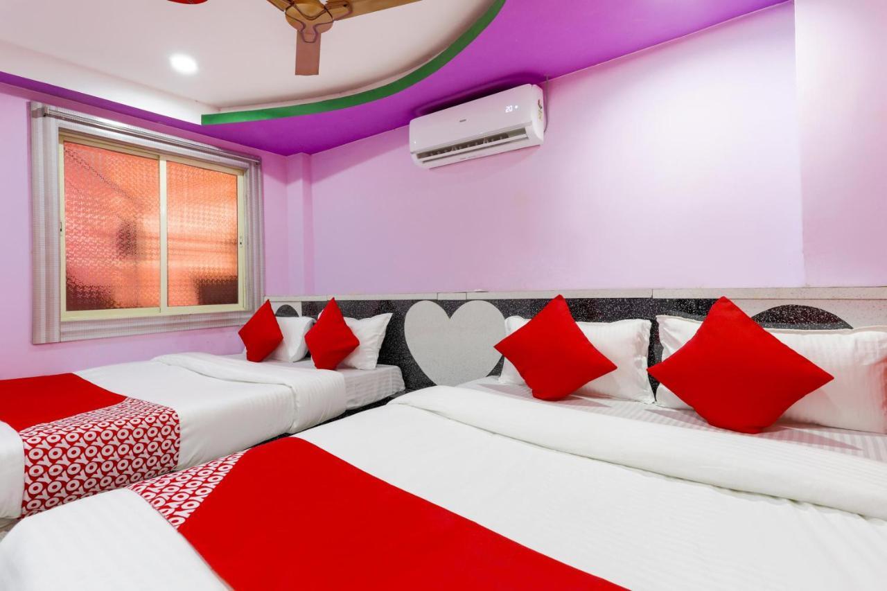Oyo 45752 Hotel Sb Palace Godarpura Ngoại thất bức ảnh