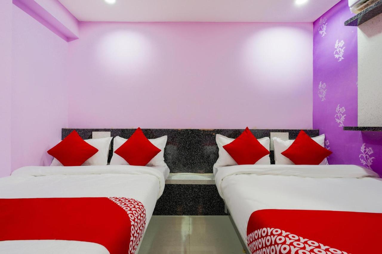 Oyo 45752 Hotel Sb Palace Godarpura Ngoại thất bức ảnh