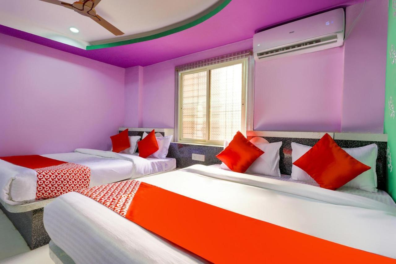 Oyo 45752 Hotel Sb Palace Godarpura Ngoại thất bức ảnh