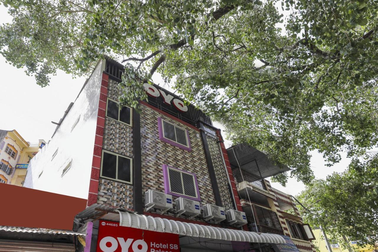 Oyo 45752 Hotel Sb Palace Godarpura Ngoại thất bức ảnh