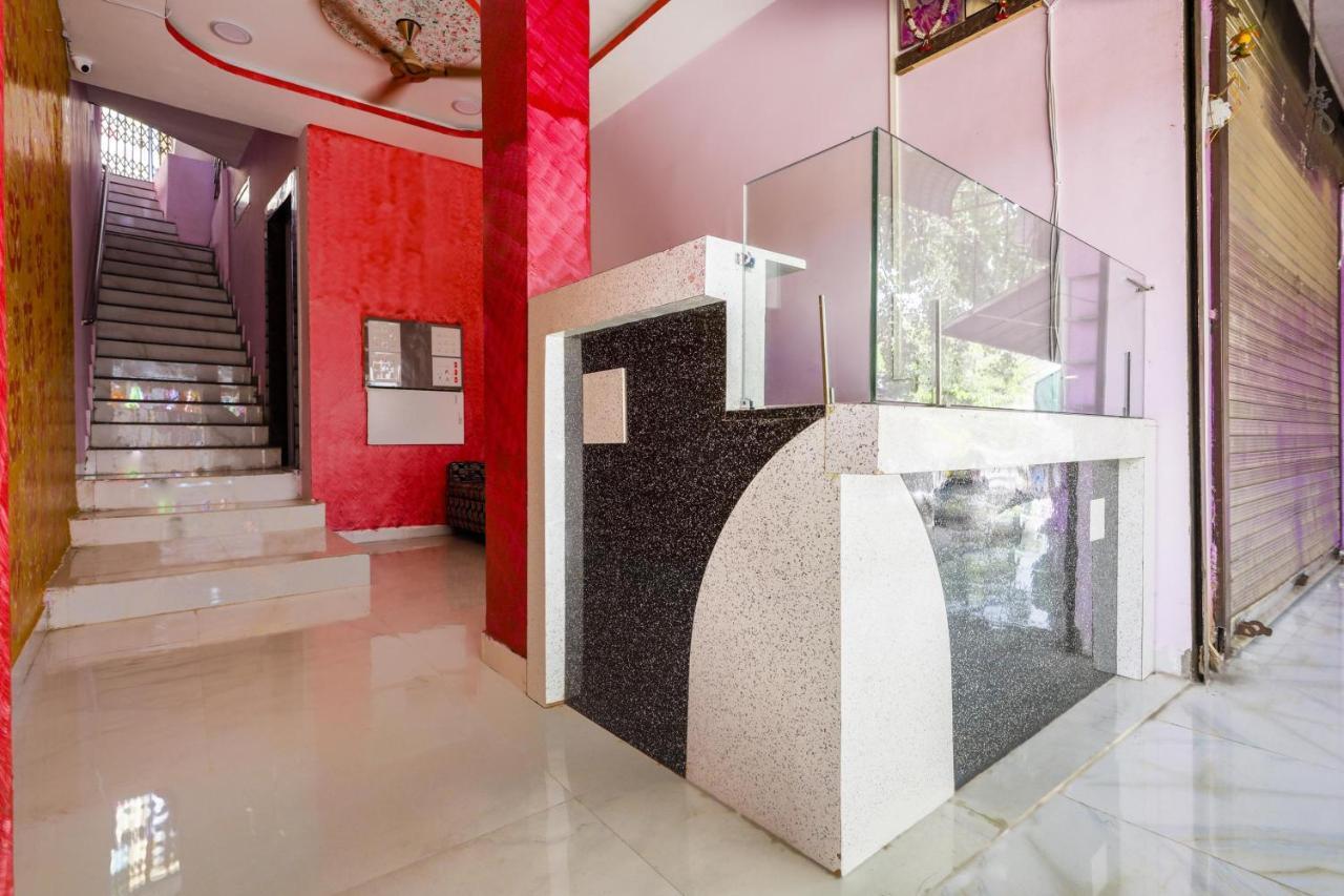 Oyo 45752 Hotel Sb Palace Godarpura Ngoại thất bức ảnh