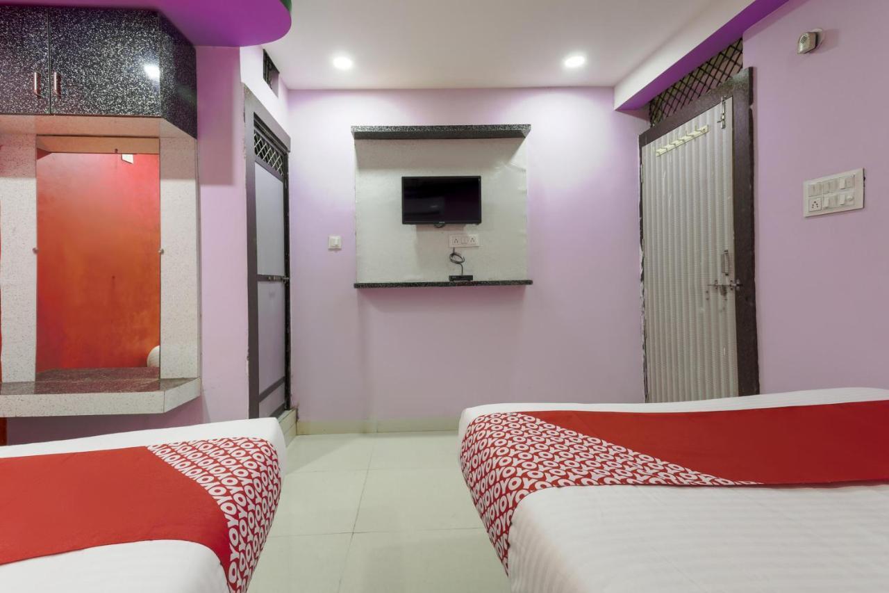 Oyo 45752 Hotel Sb Palace Godarpura Ngoại thất bức ảnh