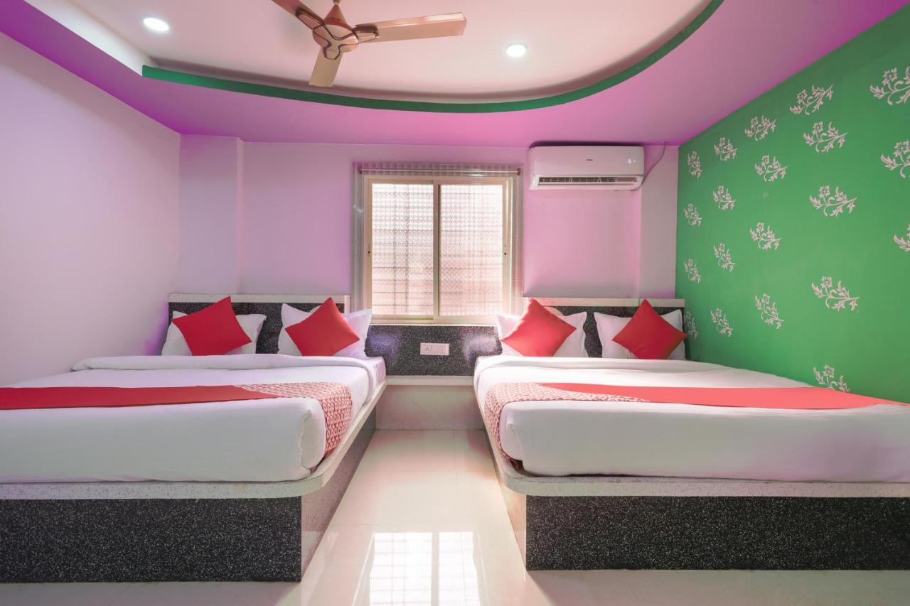 Oyo 45752 Hotel Sb Palace Godarpura Ngoại thất bức ảnh